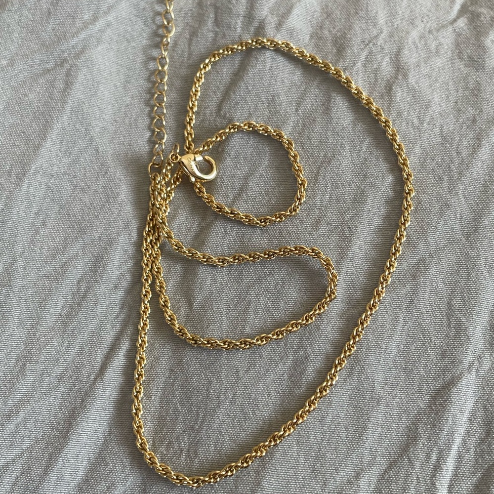 Dainty Gold colored rope necklace - Picture 4 of 4